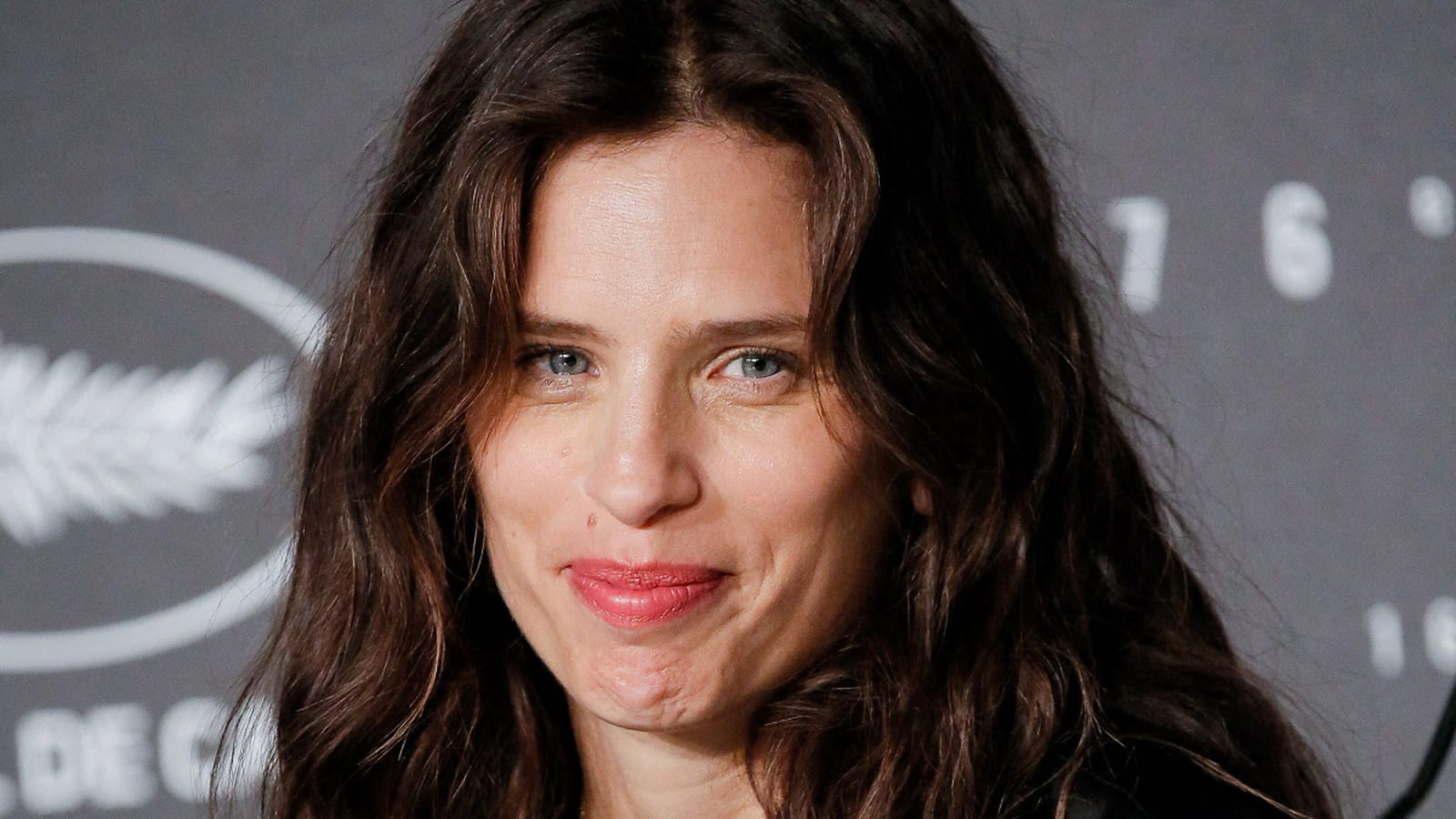 Maiïwenn sans frange
