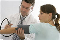 l'hypertension est souvent l'un des premiers signes de l'insuffisance rénale.