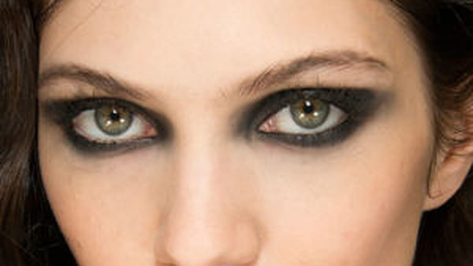 Le look beauté du défilé Guy Laroche