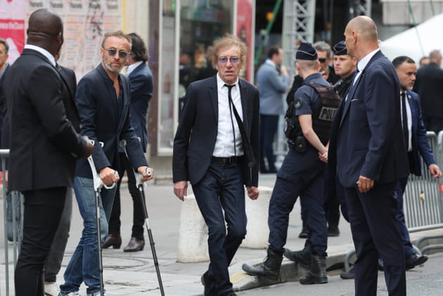 Alain Souchon et ses fils se rendent aux fun&eacute;railles de Jane Birkin