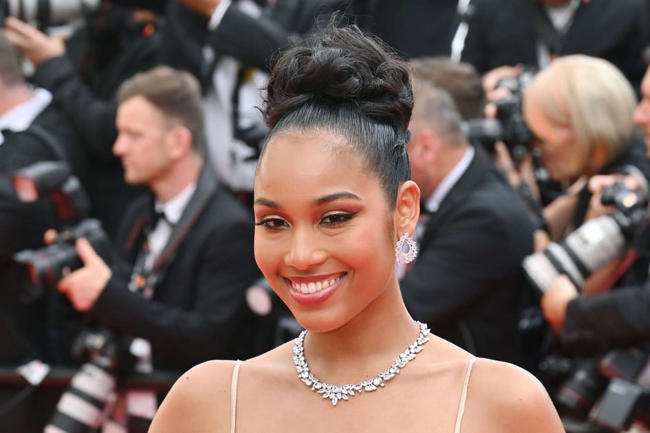 Le chignon vertigineux de Cl&eacute;mence Botino