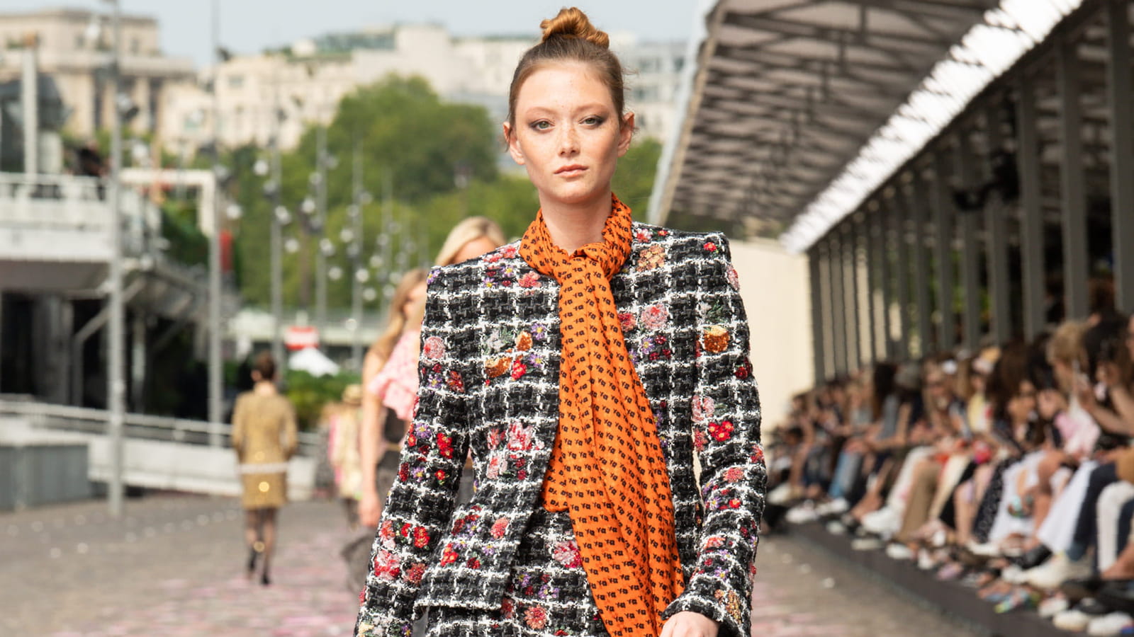 Look 25
