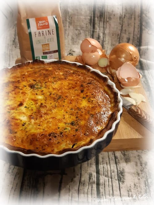 Mi-quiche mi-tarte à l'oignon jaune et au chorizo