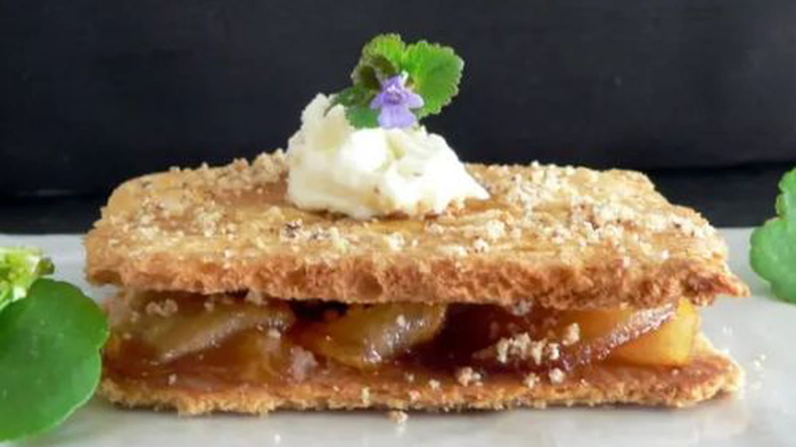 Croque Monsieur de brioche, pomme et crème de marrons
