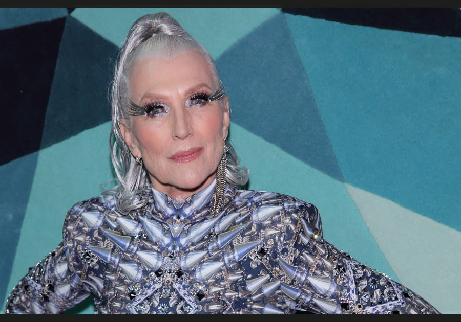 Flop&nbsp;: les cils argent&eacute;s de Maye Musk