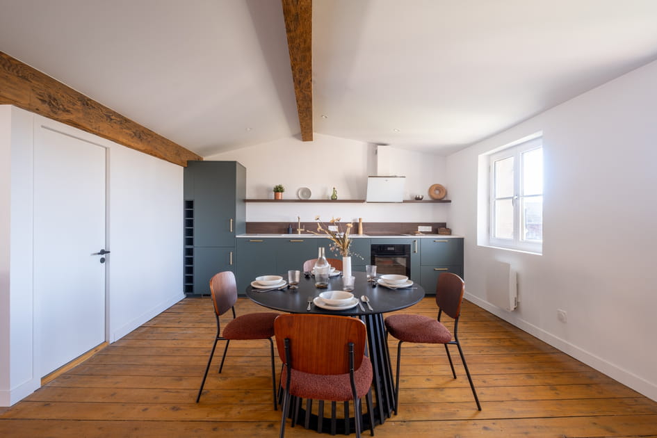 Apr&egrave;s&nbsp;: une salle &agrave; manger et sa cuisine &eacute;quip&eacute;e