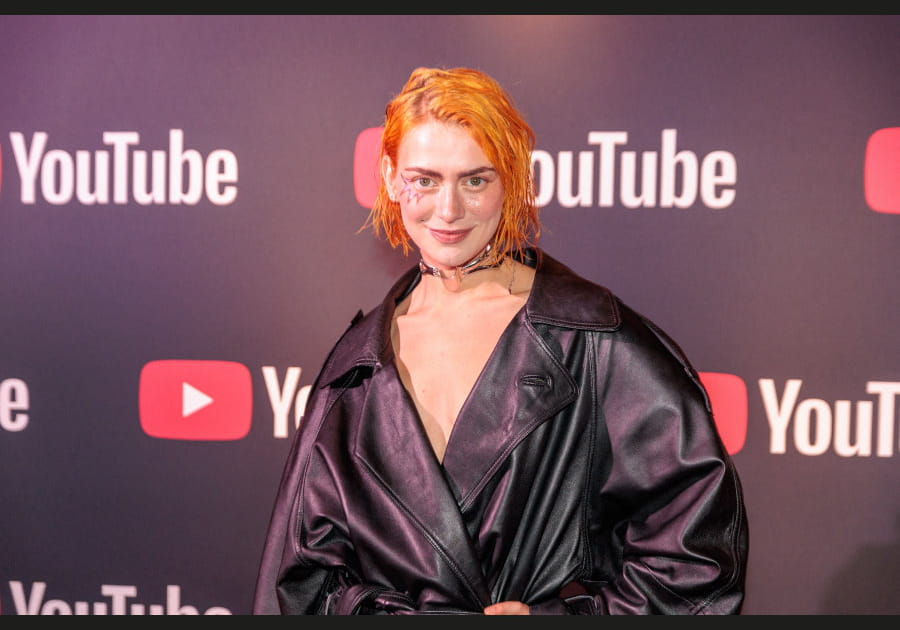 Le d&eacute;tail maquillage rock d'Alli Neumann