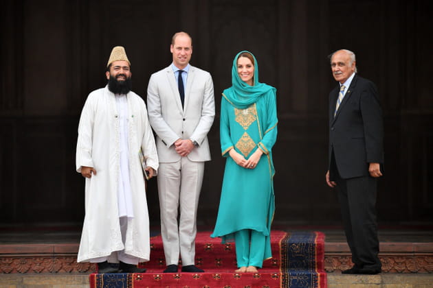 Kate Middleton et le prince William à la Mosquée de Badshahi