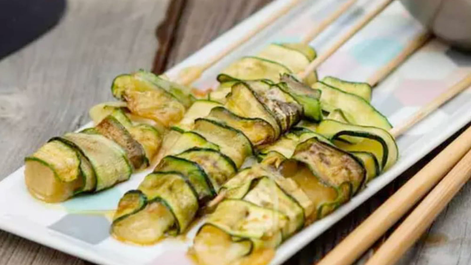 Brochettes de courgettes au fromage