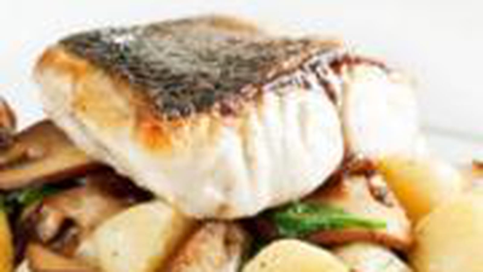 Perche sautée avec ses champignons, gnocchi et épinards