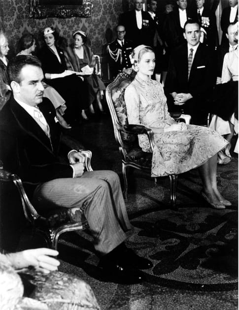 Le couple princier lors du mariage civil le 18 avril 1956