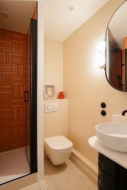 Apr&egrave;s&nbsp;: une salle d'eau chic et r&eacute;duite &agrave; l'essentiel
