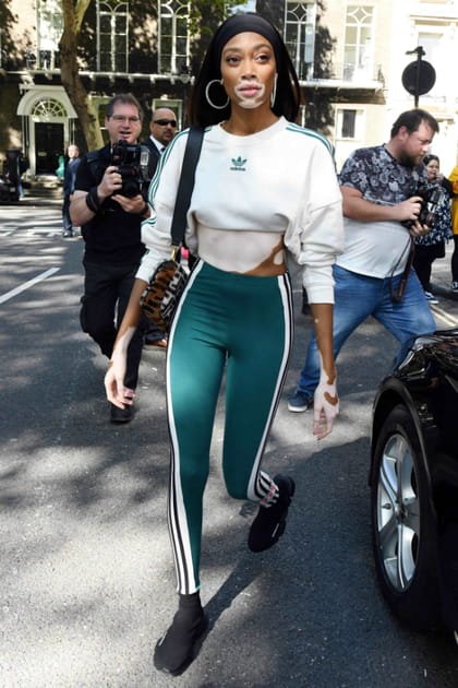 Winnie Harlow en look Adidas