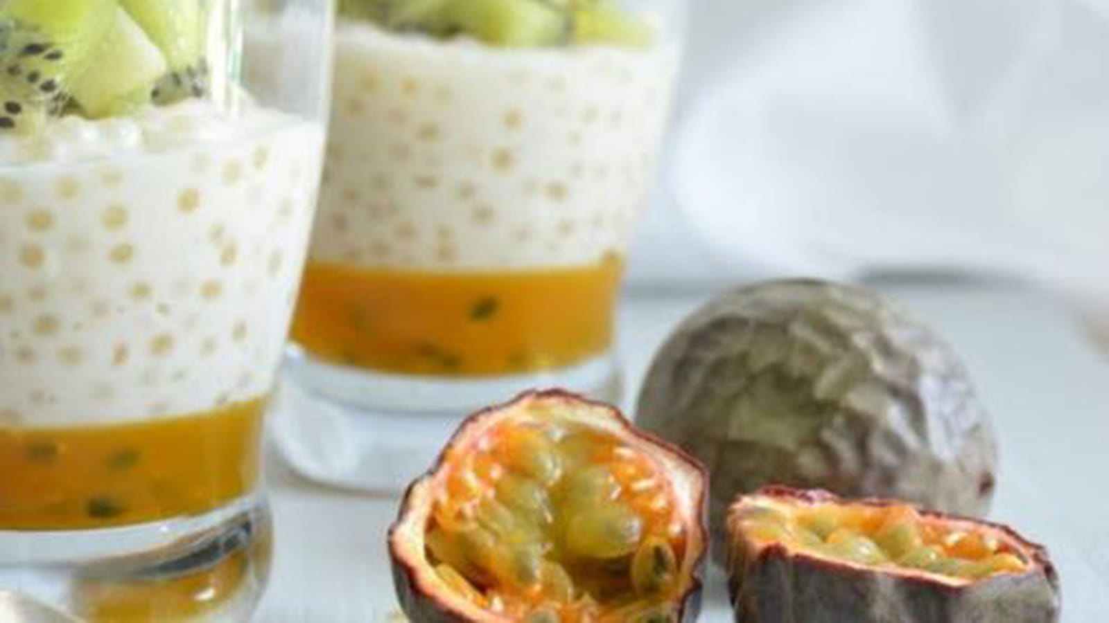 Verrines aux perles du Japon, gelée de fruits de la passion, kiwi