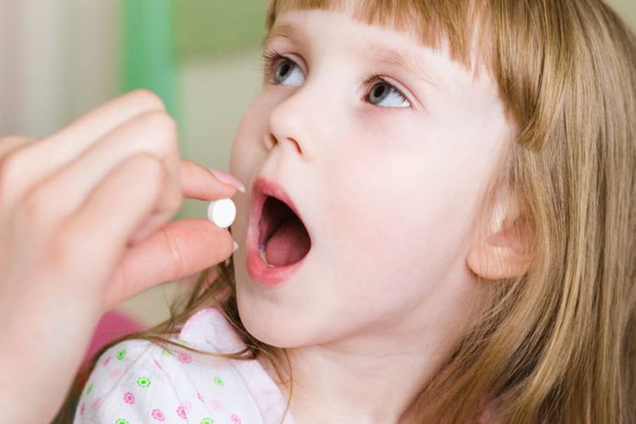 Nausées et vomissements : pas de médicaments à base de dompéridone pour les enfants