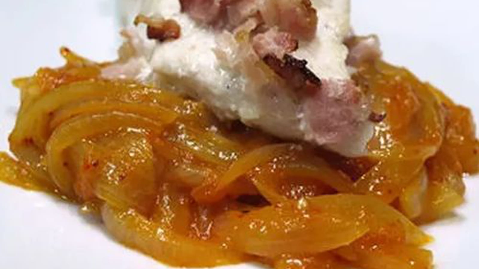 Pomme d'automne en pâte brisée, sauce vanillée