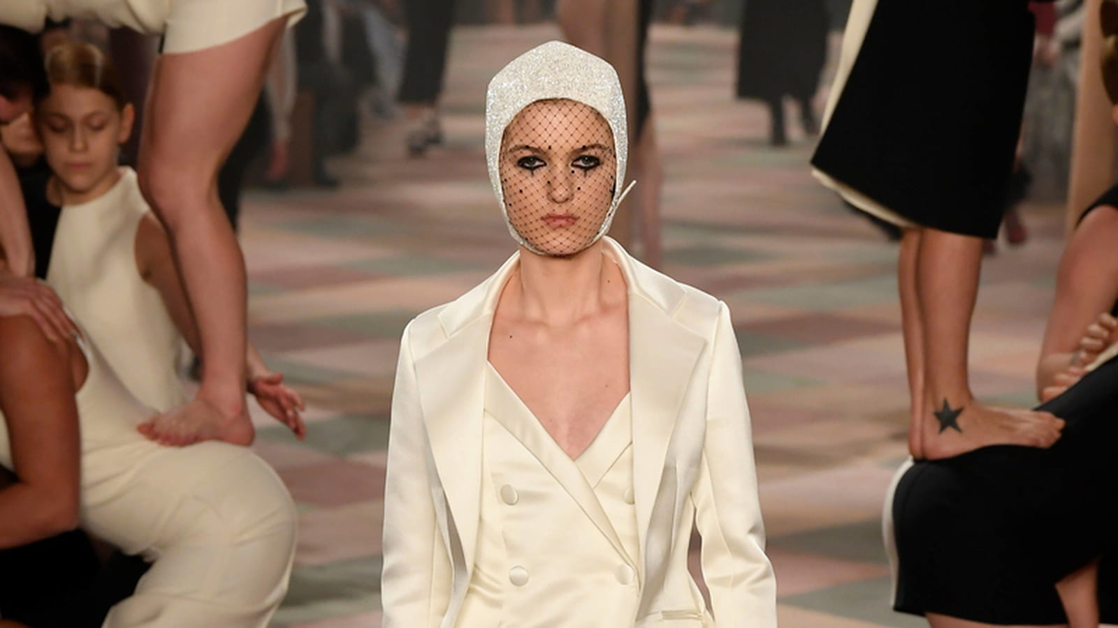 Look 14