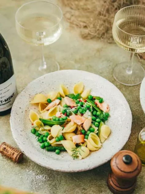 Conchiglie au saumon et aux l&eacute;gumes verts, sauce &agrave; l'aneth