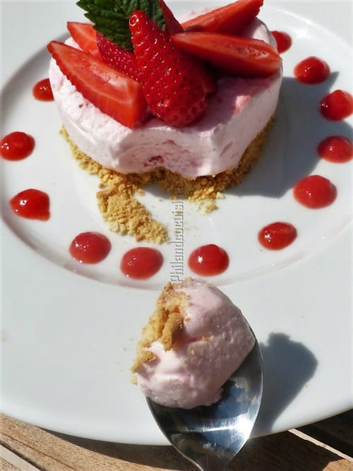 Mousse glacée à la fraise
