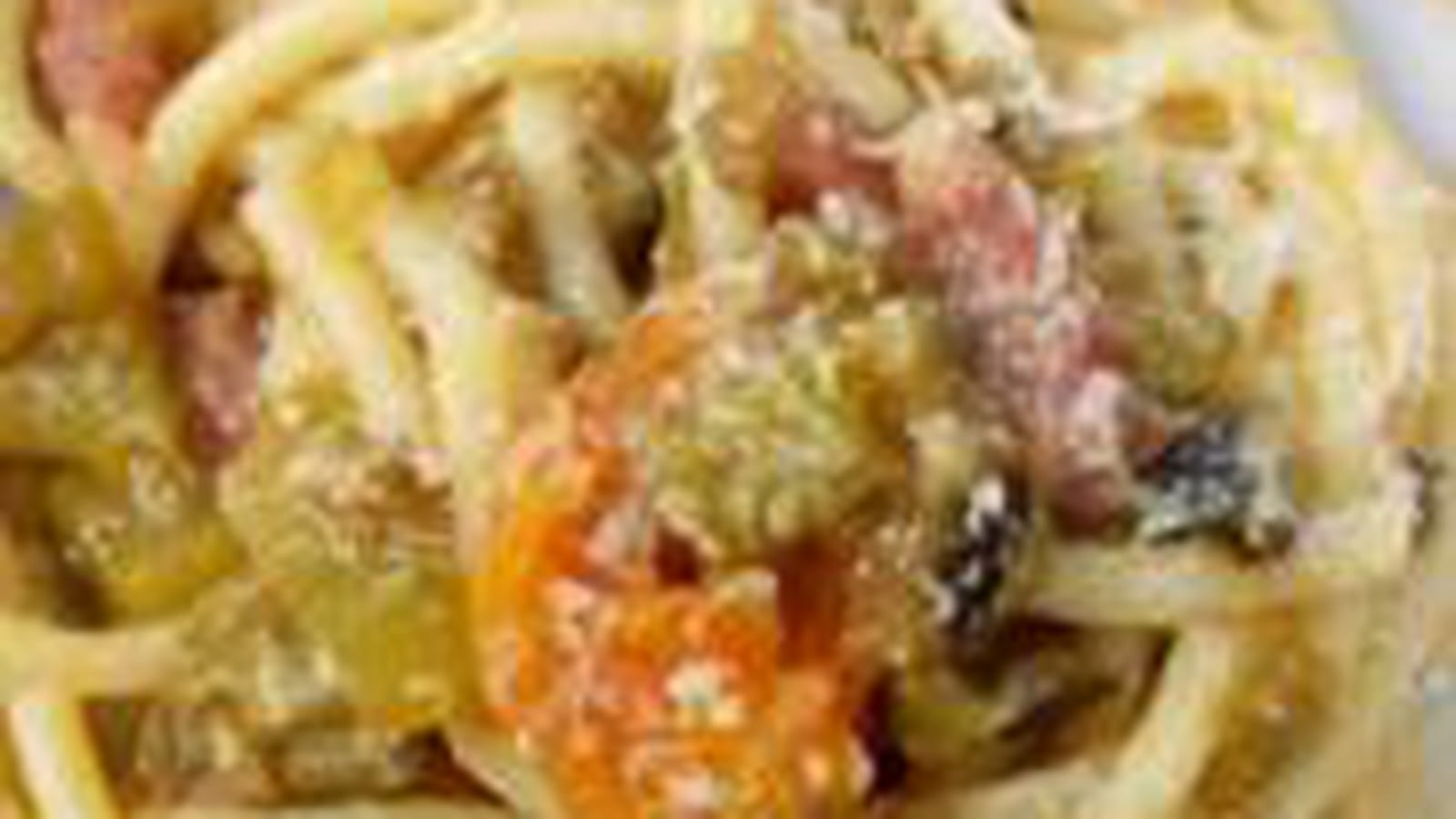 Bucatini aux poivrons, aubergines, tomates, pancetta