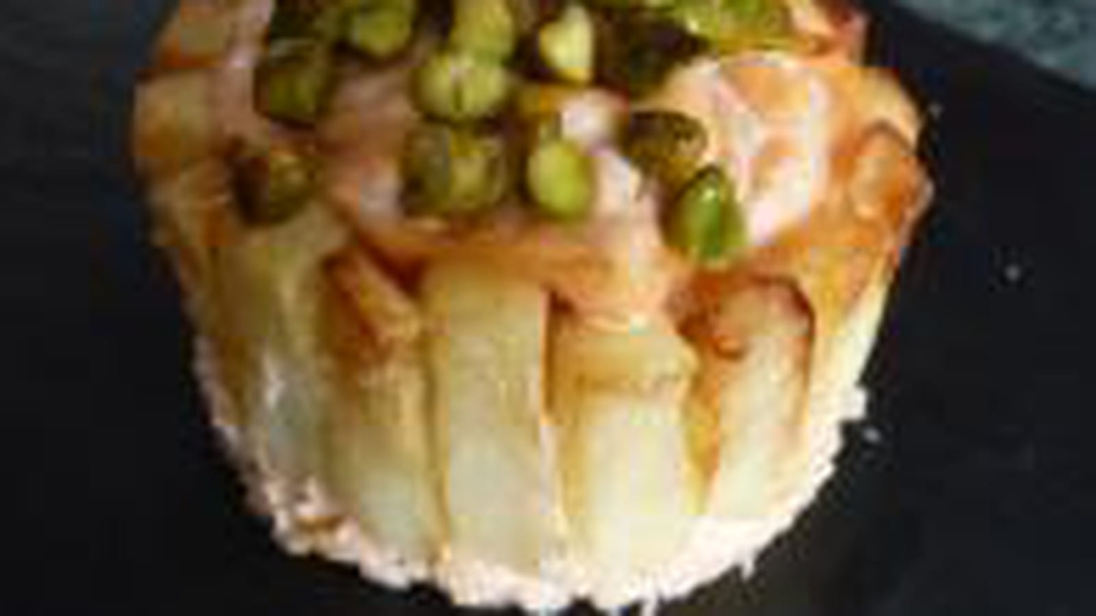 Charlotte de pommes de terre-saumon, coeur coulant