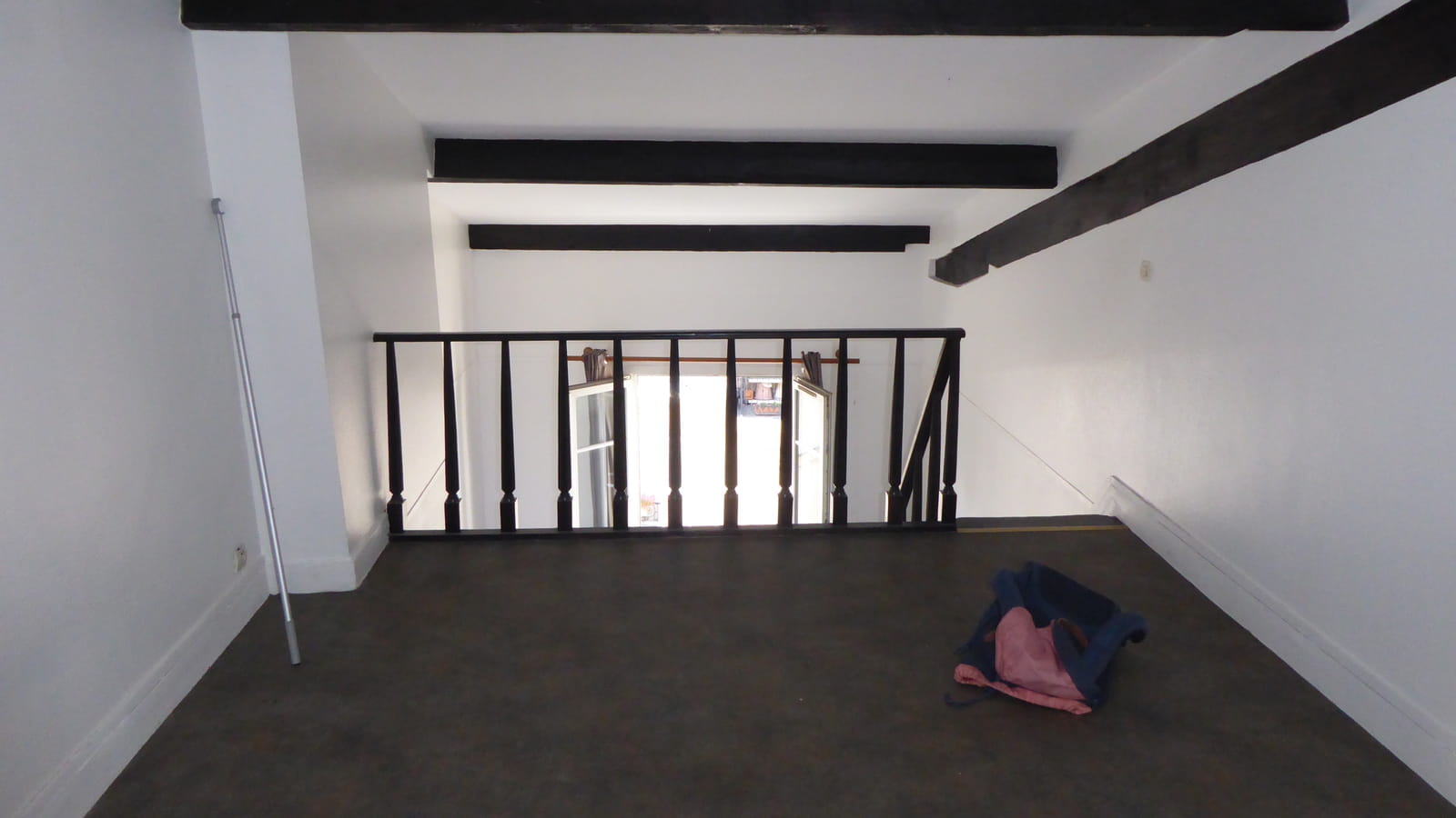 Mezzanine datée 