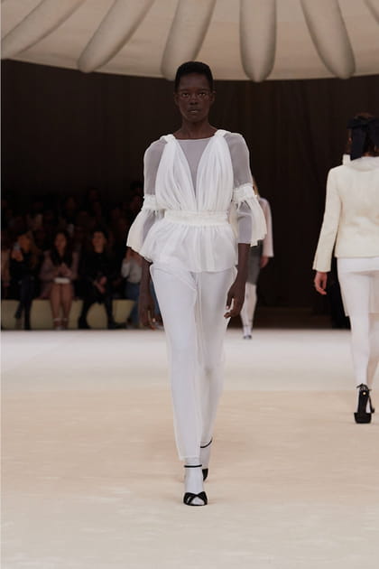 Look 6 du défilé Chanel haute couture printemps-été 2024