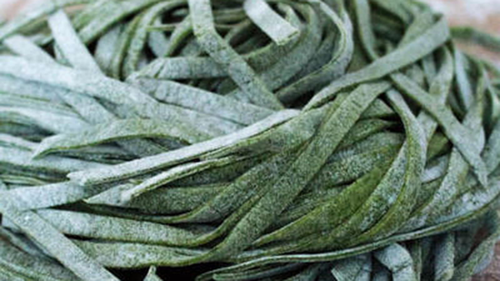 Pâtes fraîches aux épinards