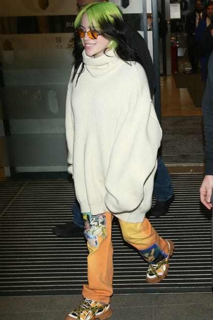Billie Eilish en pull XXL
