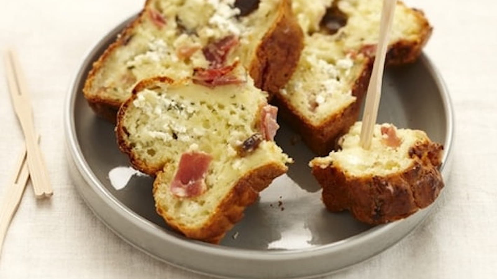 Petits cakes au Fromage Fouetté Ail et Fines Herbes et jambon cru