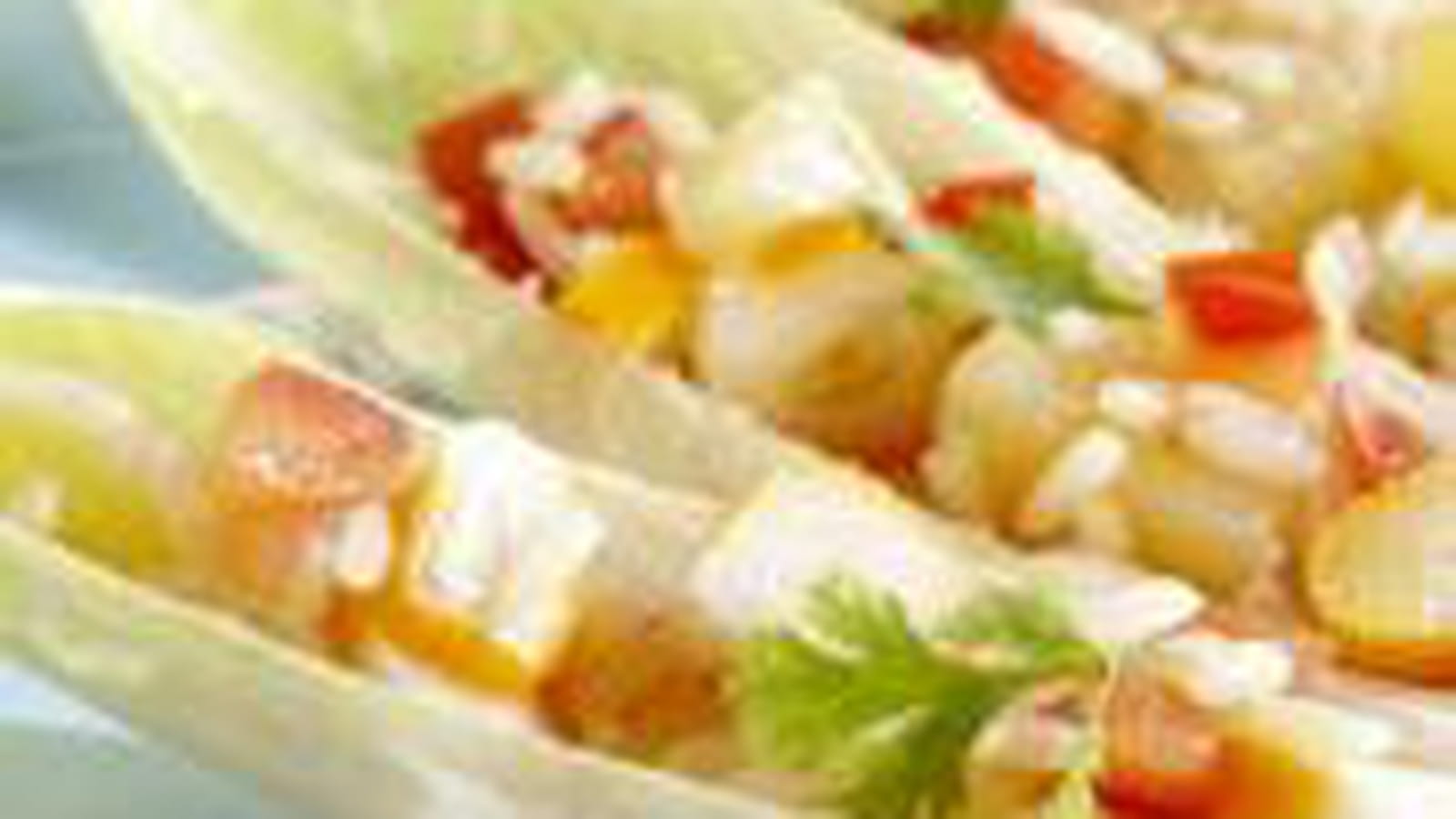 Salade de riz à l'ananas, surimi et endives 