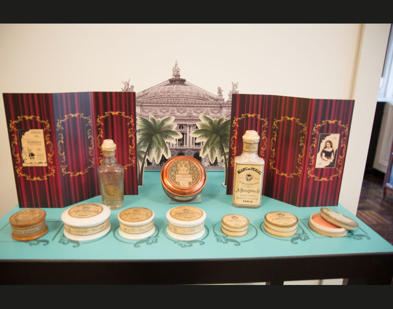 Bourjois&nbsp;: les fards pour le th&eacute;&acirc;tre en 1863