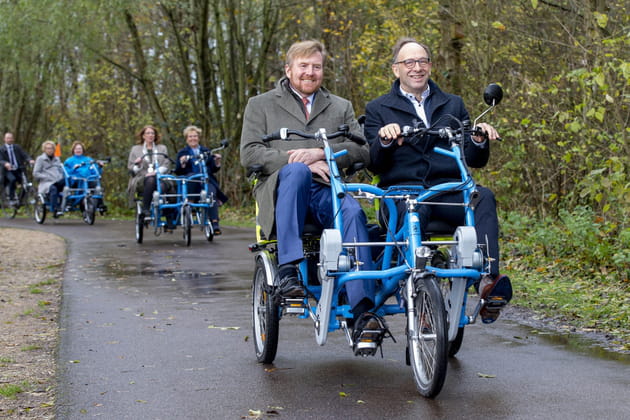 Le roi Willem-Alexander des Pays-Bas en balade