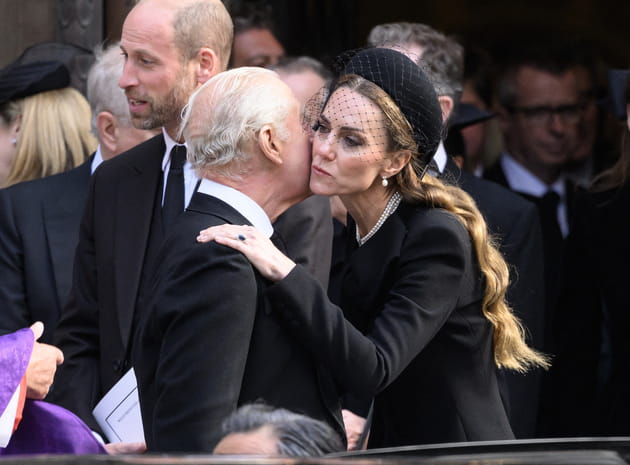 Obsèques de la duchesse de Kent : Charles III et Kate Middleton, complices devant la cathédrale