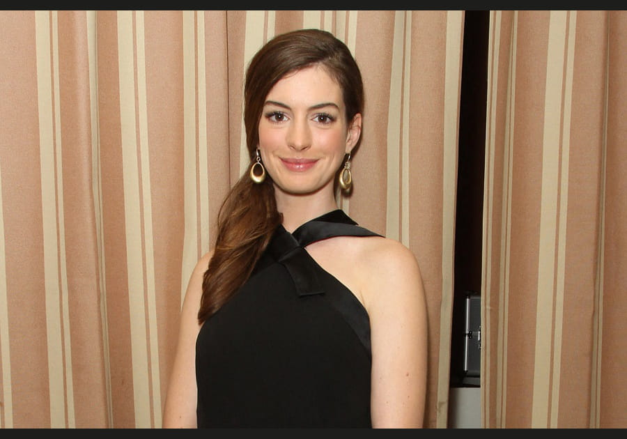 La queue-de-cheval basse d'Anne Hathaway