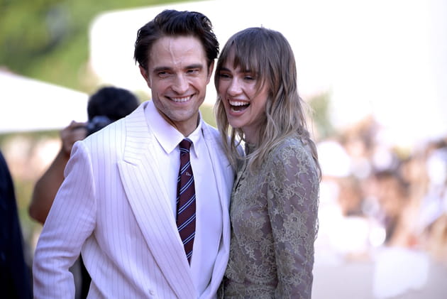 Robert Pattinson et Suki Waterhouse&nbsp;: le couple, radieux &agrave; la Mostra de Venise