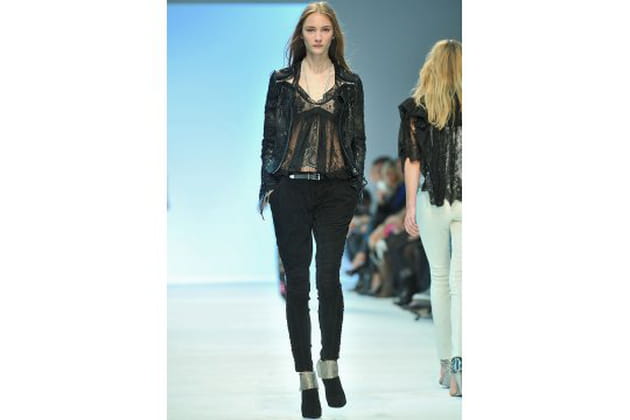 Veste rock et dentelles sensuelles