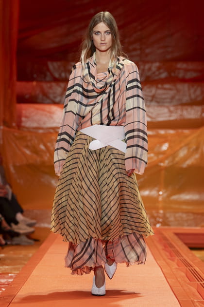 Look 4 du défilé Louis Vuitton printemps-été 2024
