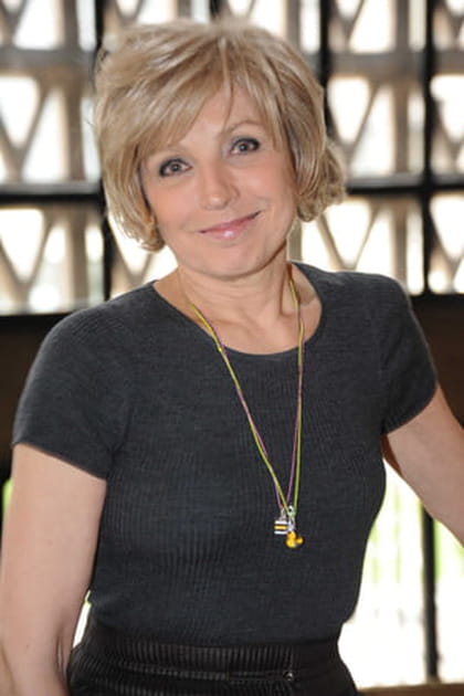 18e. Evelyne Dh&eacute;liat, pr&eacute;sentatrice m&eacute;t&eacute;o