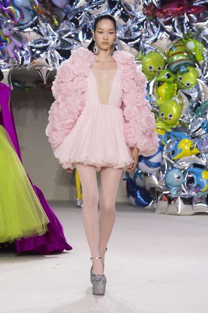 Look 43&nbsp;du d&eacute;fil&eacute; Giambattista Valli
