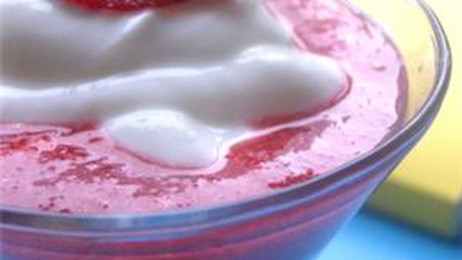 Verrine de fromage blanc au coulis de fraises