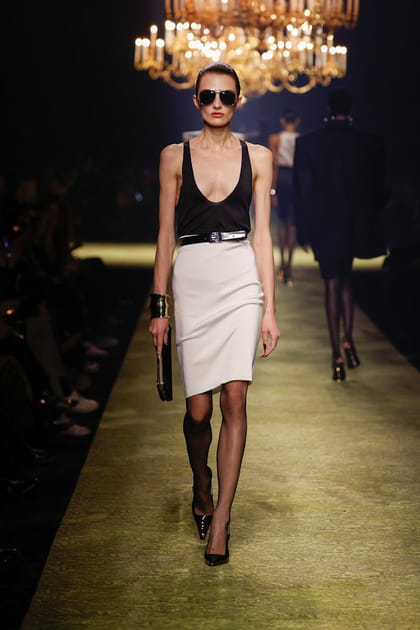 Look 21&nbsp;du d&eacute;fil&eacute; Saint Laurent