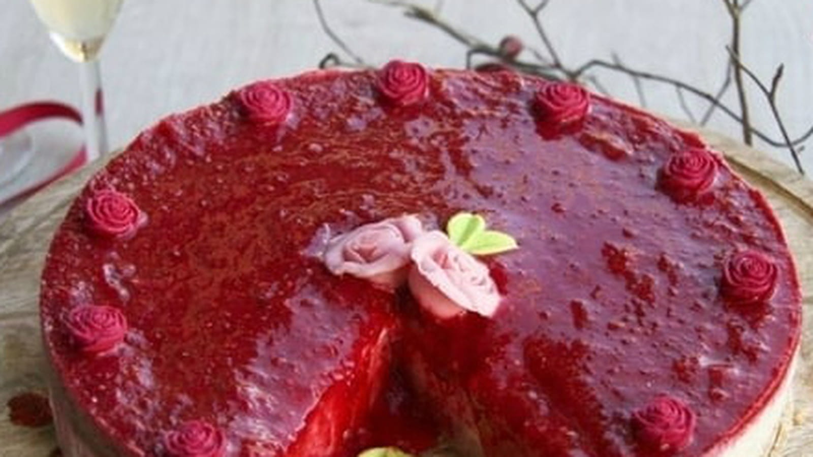 Cheesecake végétalien sans gluten à la noix de coco et framboise