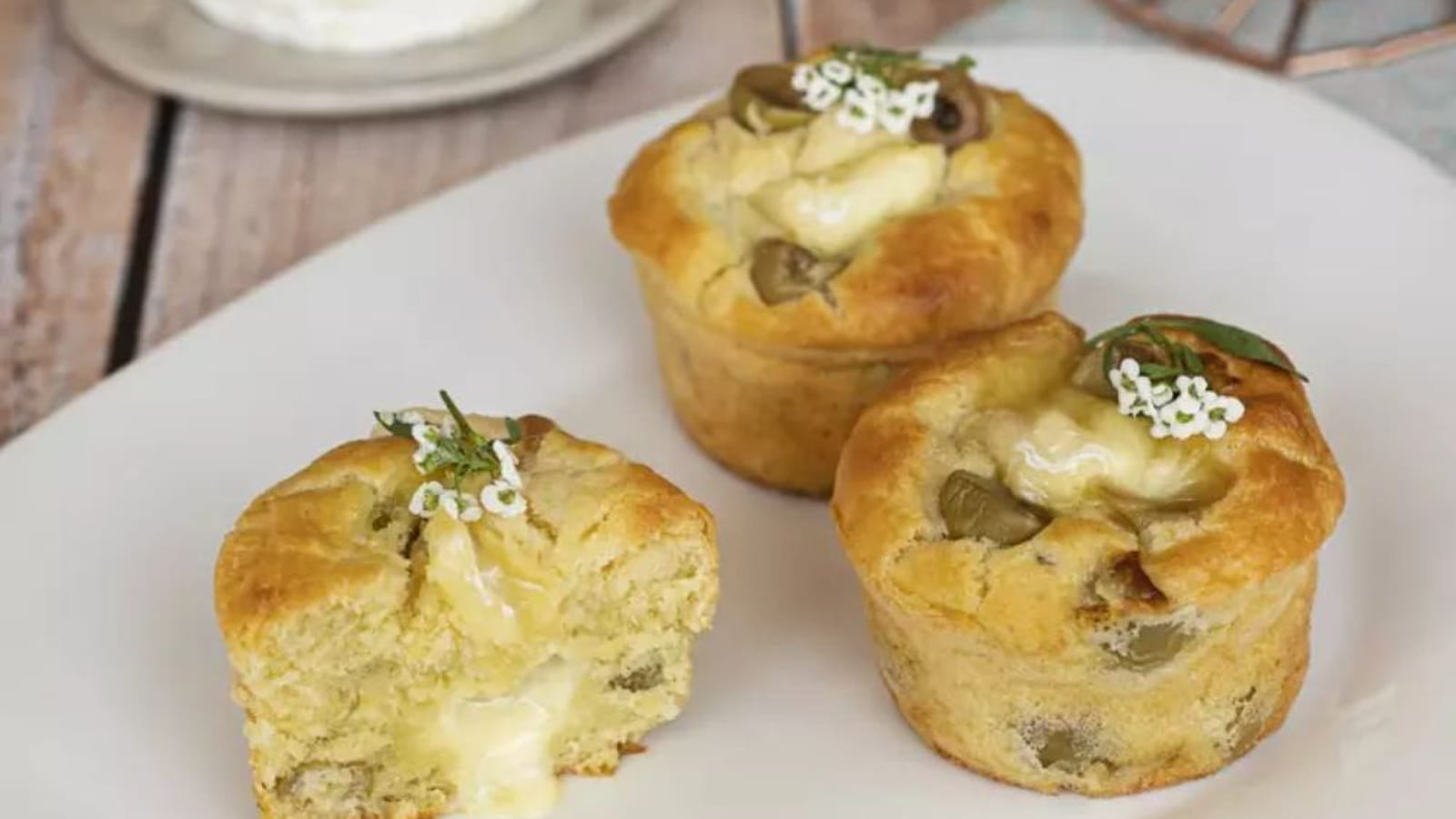Muffins aux olives et Saint-Marcellin