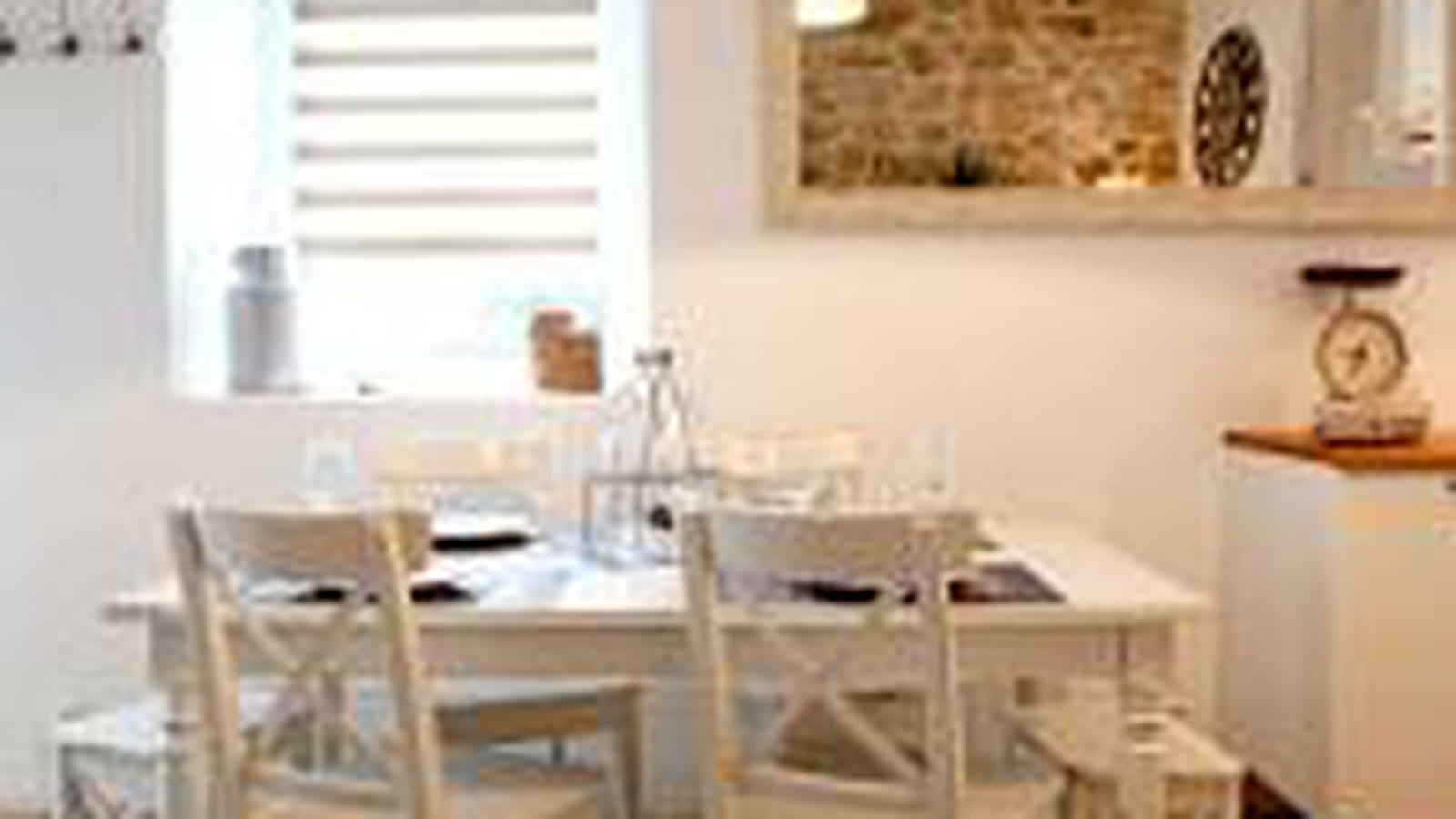 Salle à manger blanche