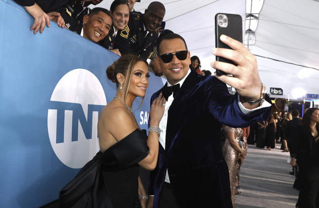 Jennifer Lopez et Alex Rodriguez r&eacute;galent les fans