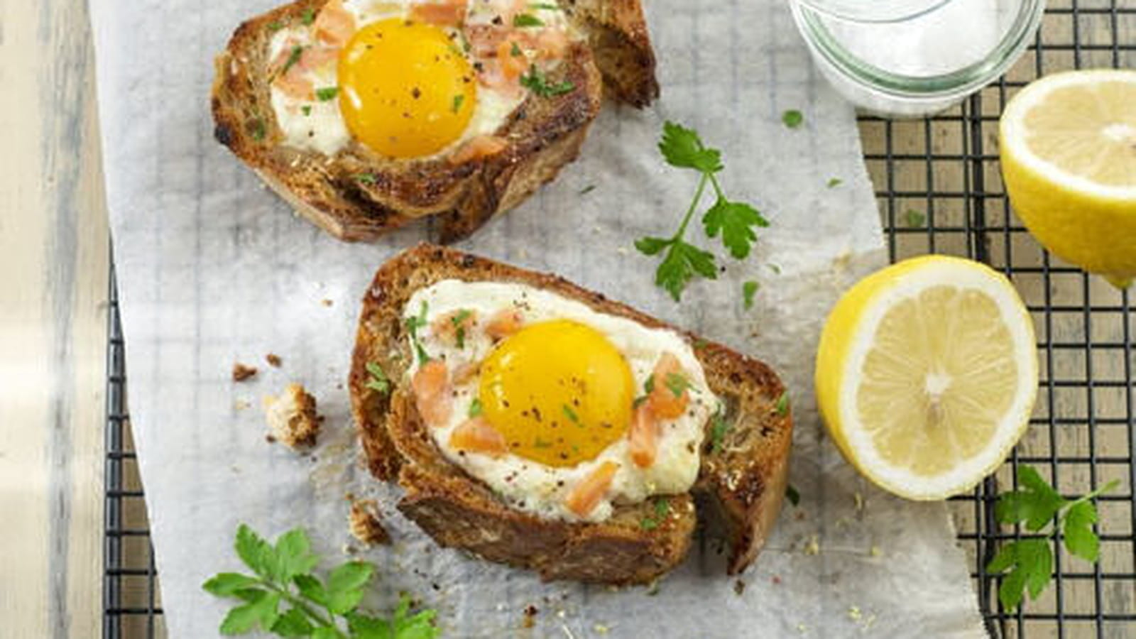 Oeuf cocotte, crème légère et saumon