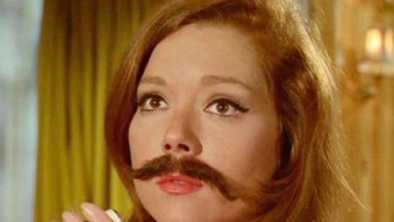 Diana Rigg se transfome