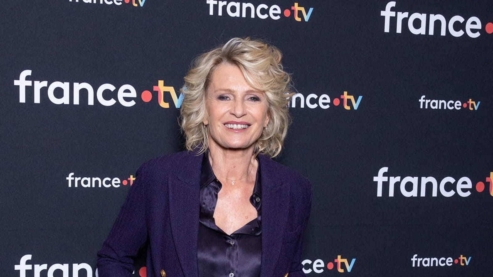 Sophie Davant en veste bleue 