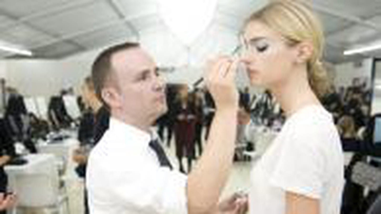 Les coulisses maquillage du défilé